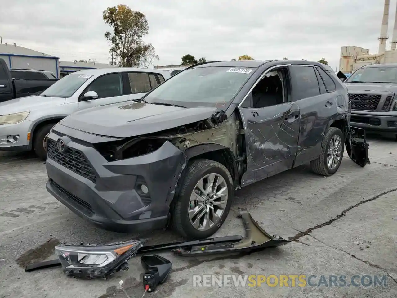 2 Photograph of a damaged car 2T3C1RFV4KC033360 TOYOTA RAV4 2019