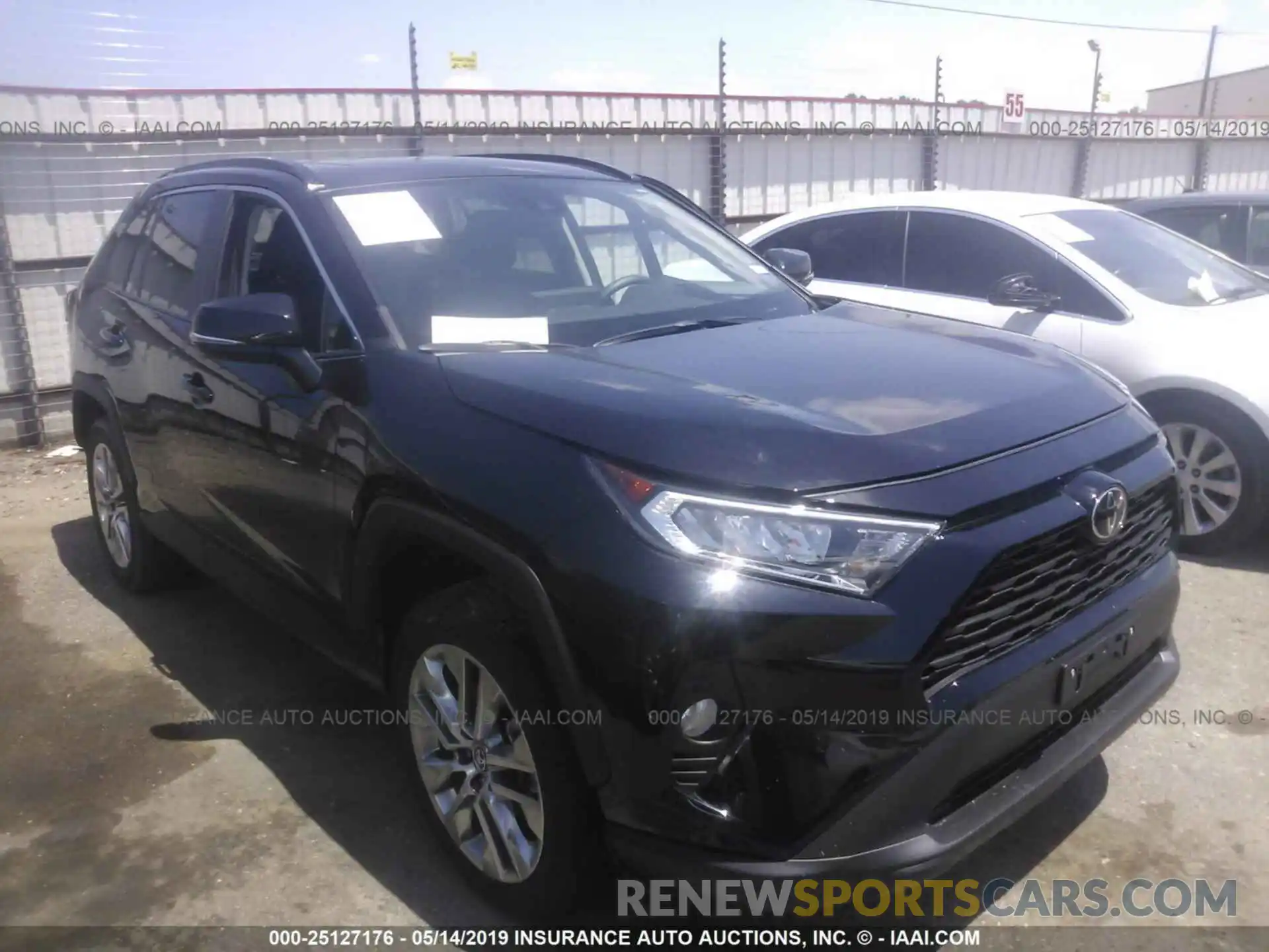 1 Photograph of a damaged car 2T3C1RFV4KW007193 TOYOTA RAV4 2019