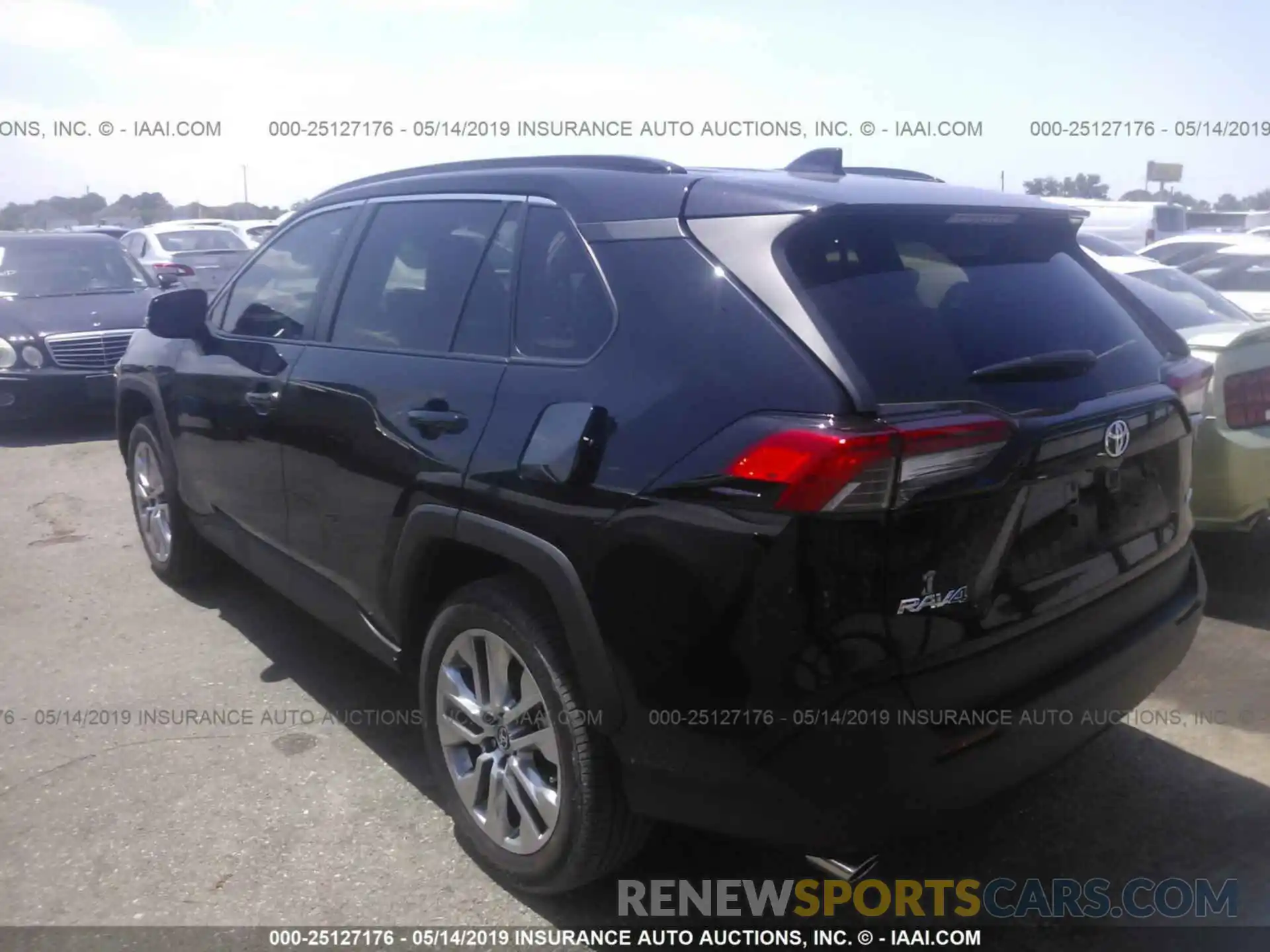 3 Photograph of a damaged car 2T3C1RFV4KW007193 TOYOTA RAV4 2019