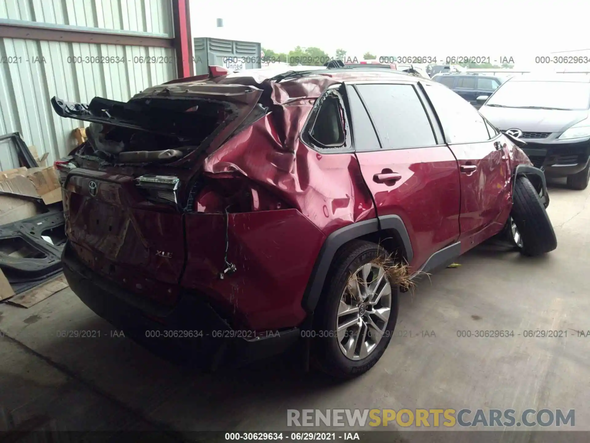 4 Photograph of a damaged car 2T3C1RFV4KW008893 TOYOTA RAV4 2019