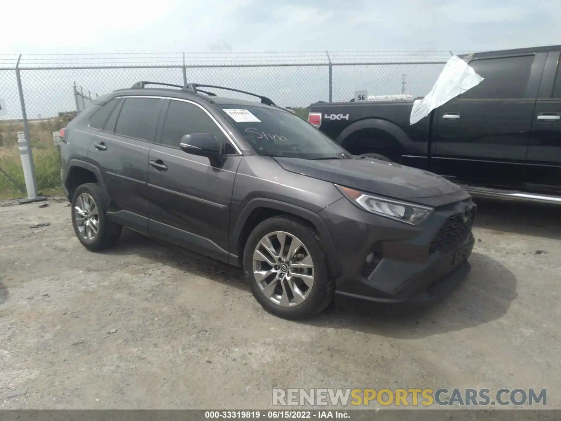 1 Photograph of a damaged car 2T3C1RFV4KW019635 TOYOTA RAV4 2019