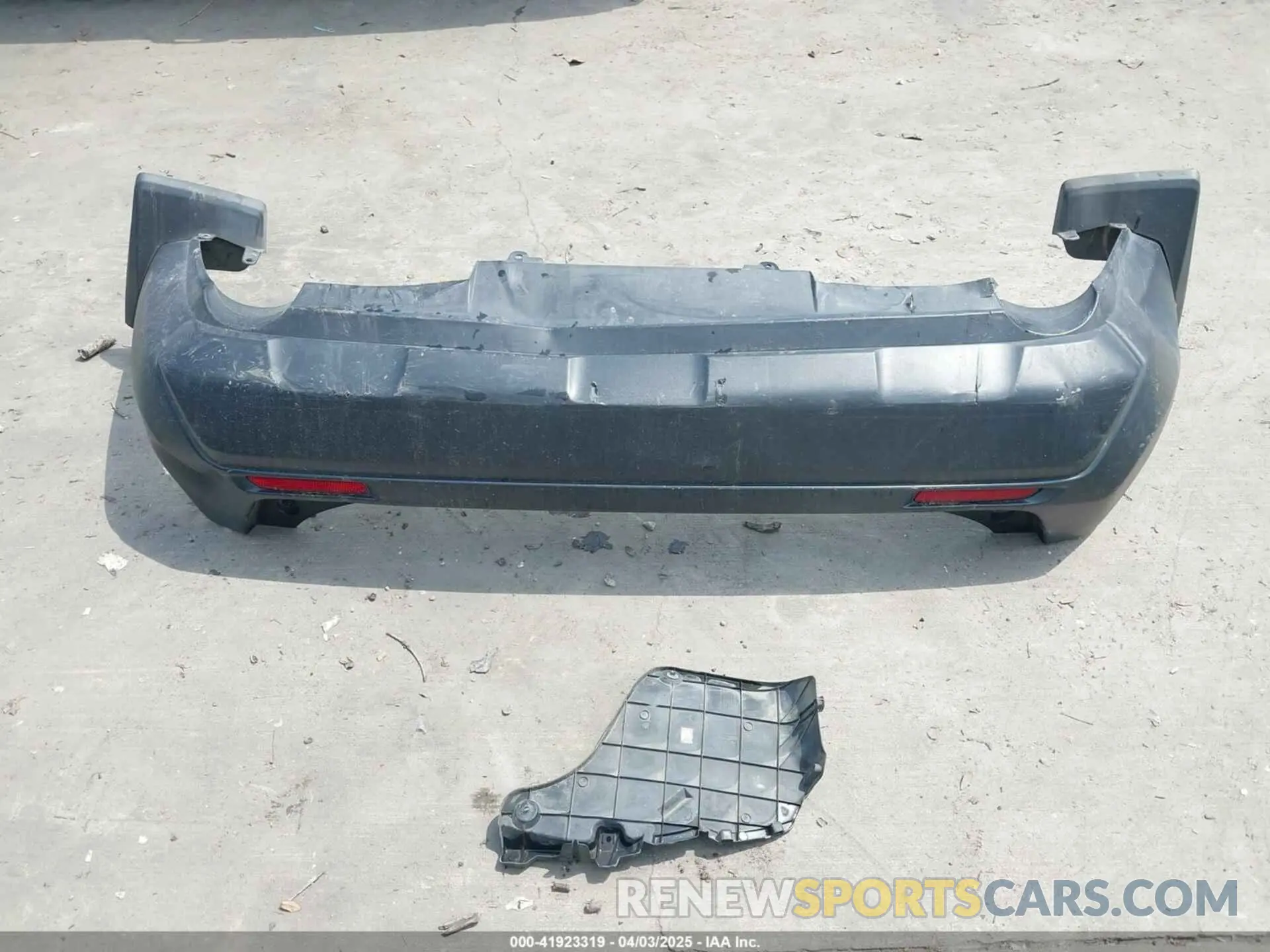 12 Photograph of a damaged car 2T3C1RFV4KW021885 TOYOTA RAV4 2019