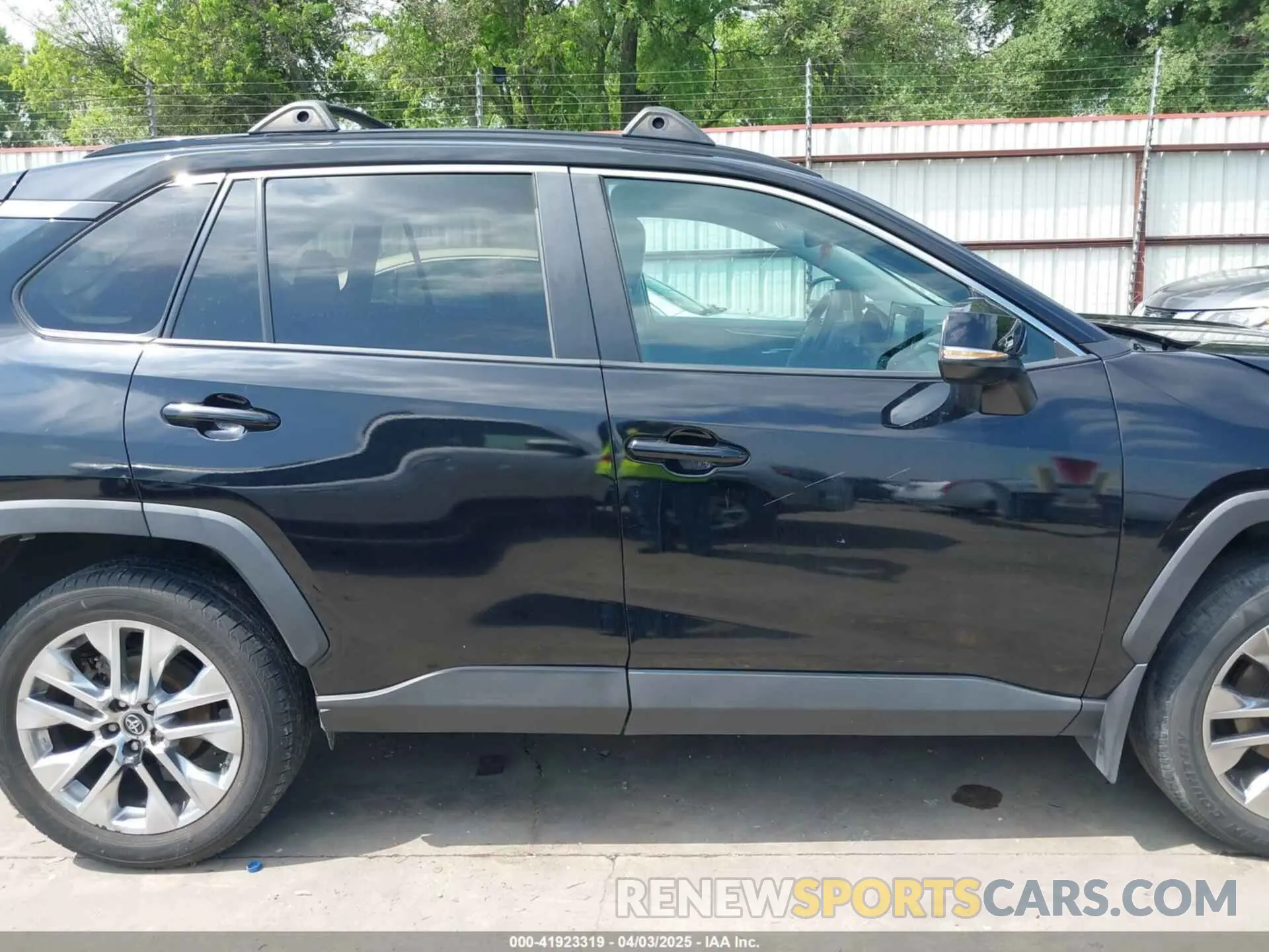 14 Photograph of a damaged car 2T3C1RFV4KW021885 TOYOTA RAV4 2019