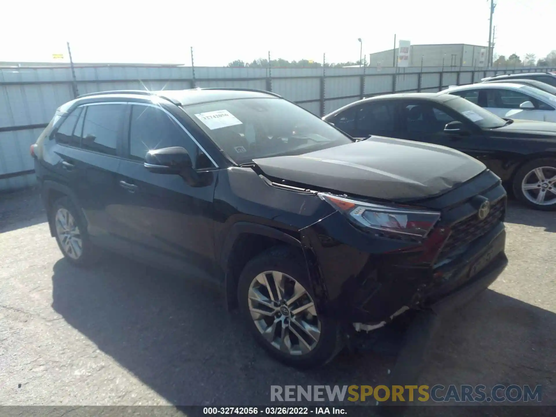 1 Photograph of a damaged car 2T3C1RFV4KW025807 TOYOTA RAV4 2019