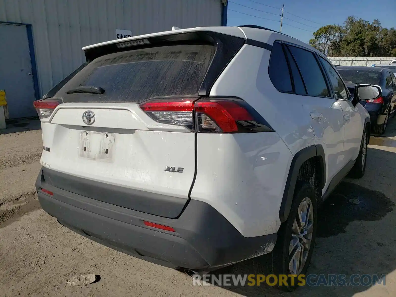 4 Photograph of a damaged car 2T3C1RFV4KW047581 TOYOTA RAV4 2019