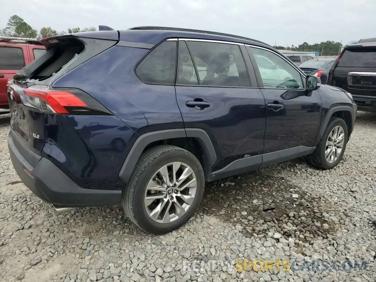3 Photograph of a damaged car 2T3C1RFV4KW052022 TOYOTA RAV4 2019