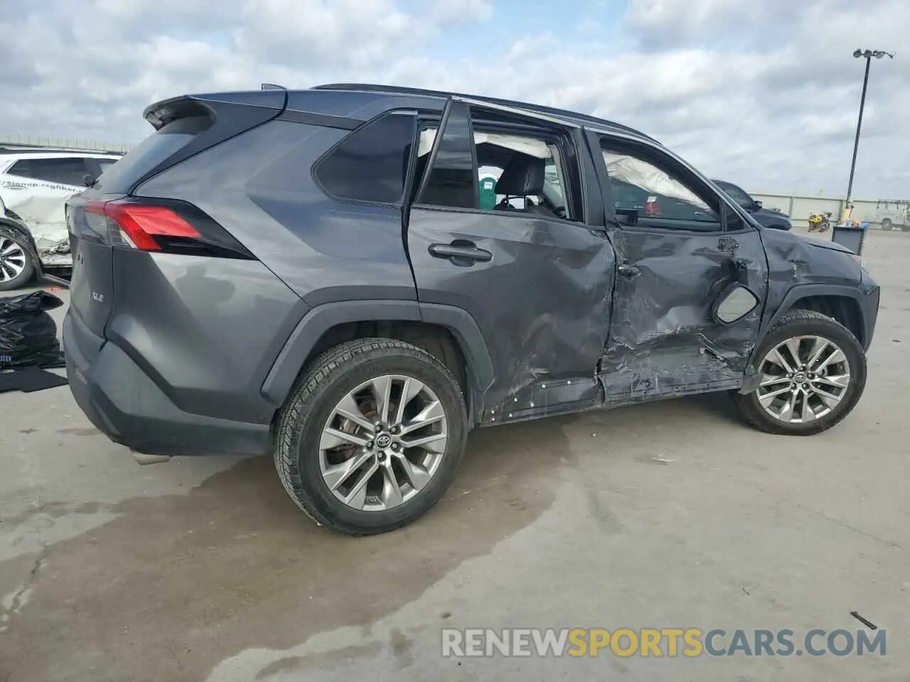 3 Photograph of a damaged car 2T3C1RFV5KC003039 TOYOTA RAV4 2019