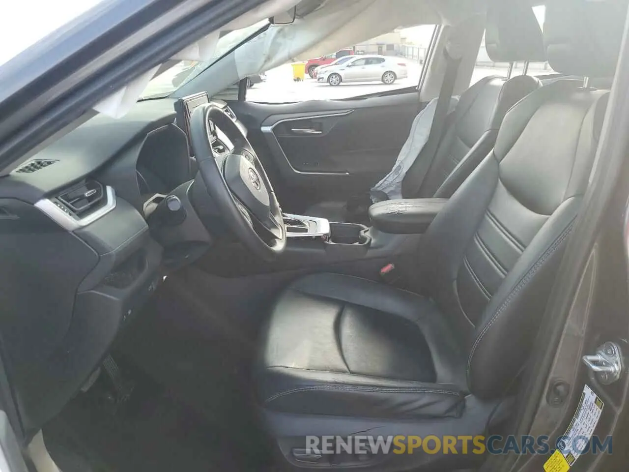 7 Photograph of a damaged car 2T3C1RFV5KC003039 TOYOTA RAV4 2019