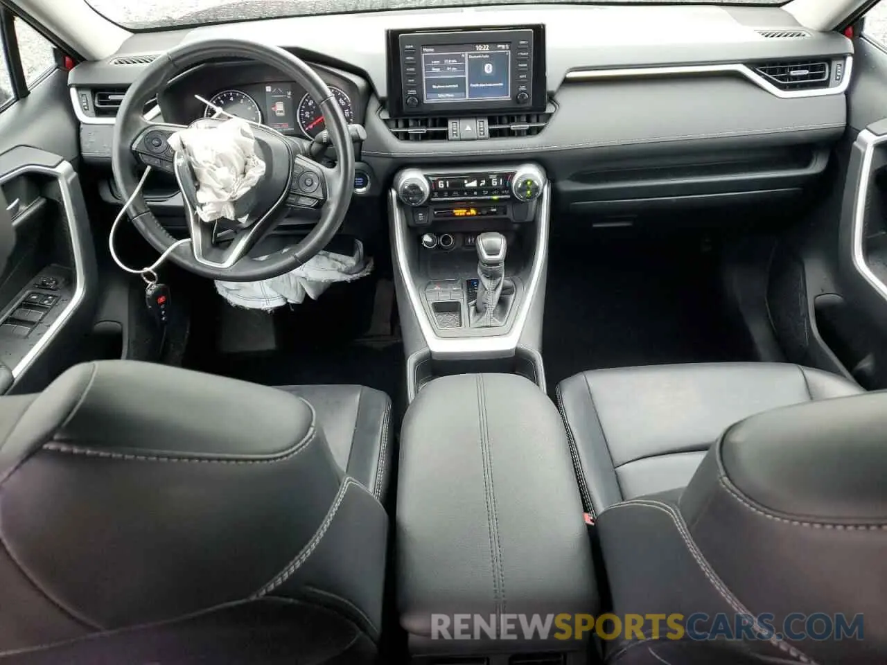 8 Photograph of a damaged car 2T3C1RFV5KC013599 TOYOTA RAV4 2019