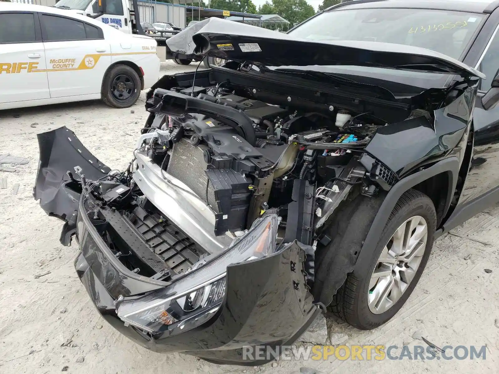 9 Photograph of a damaged car 2T3C1RFV5KC014588 TOYOTA RAV4 2019