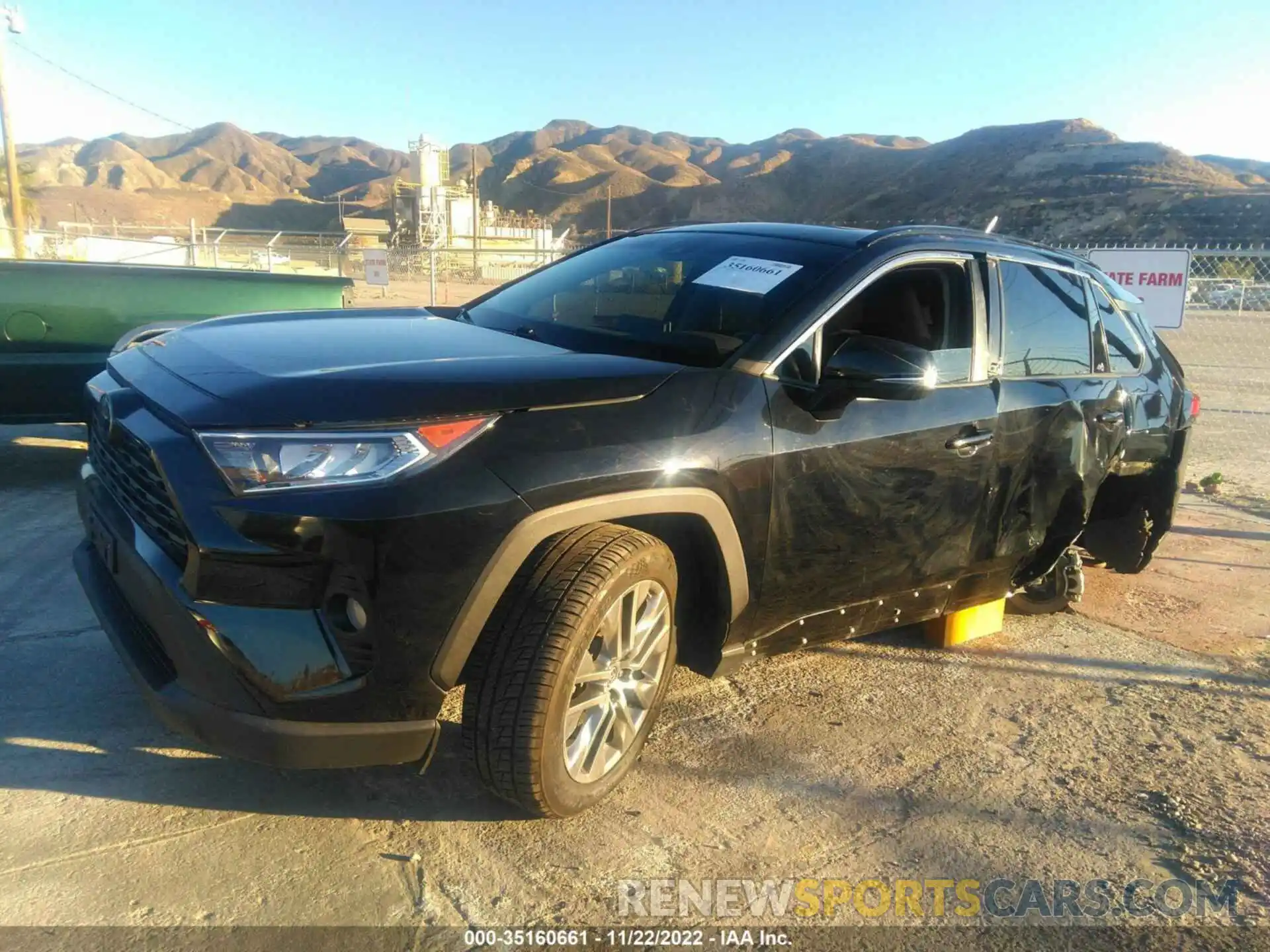 2 Photograph of a damaged car 2T3C1RFV5KC017135 TOYOTA RAV4 2019