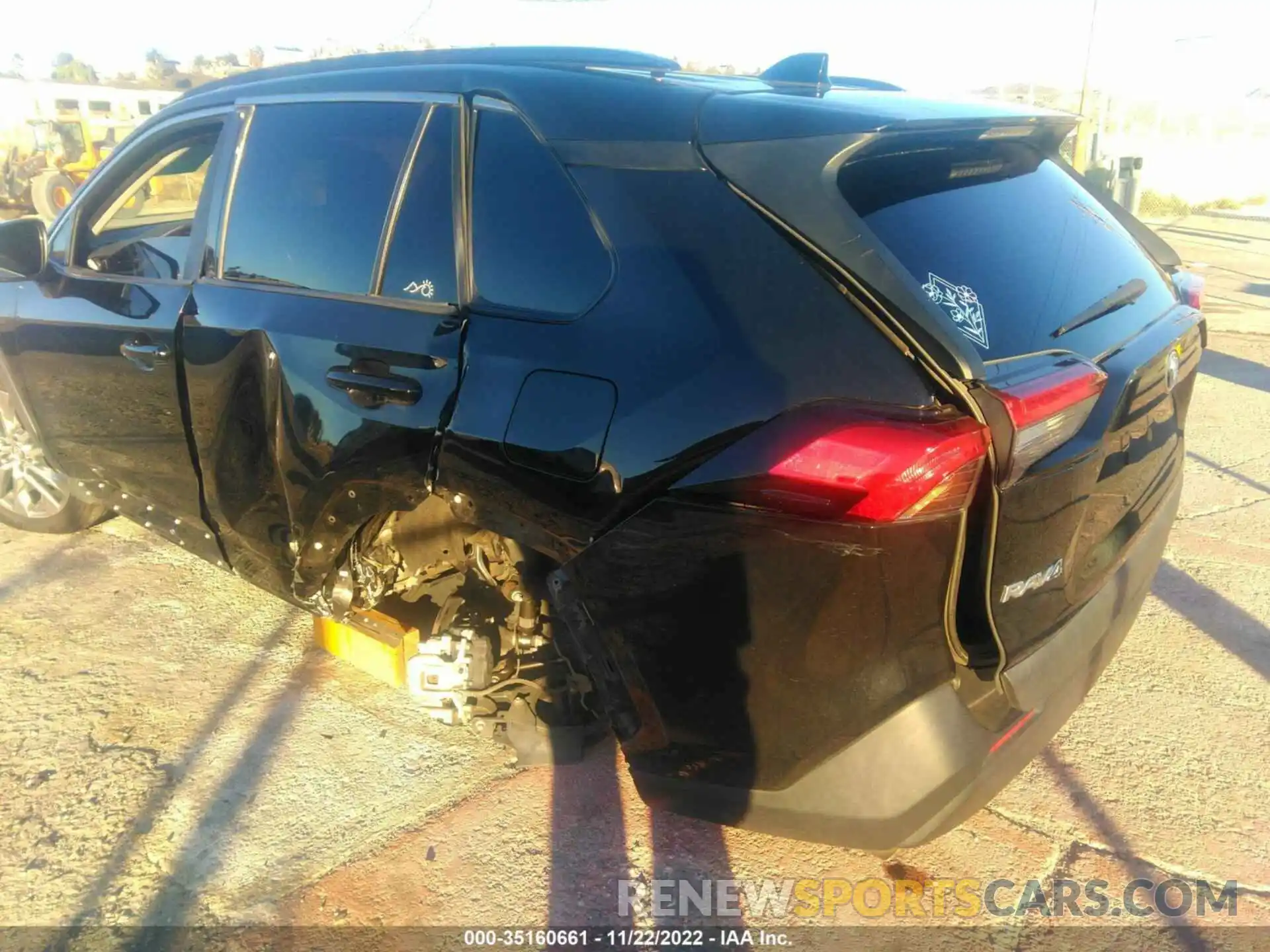 6 Photograph of a damaged car 2T3C1RFV5KC017135 TOYOTA RAV4 2019