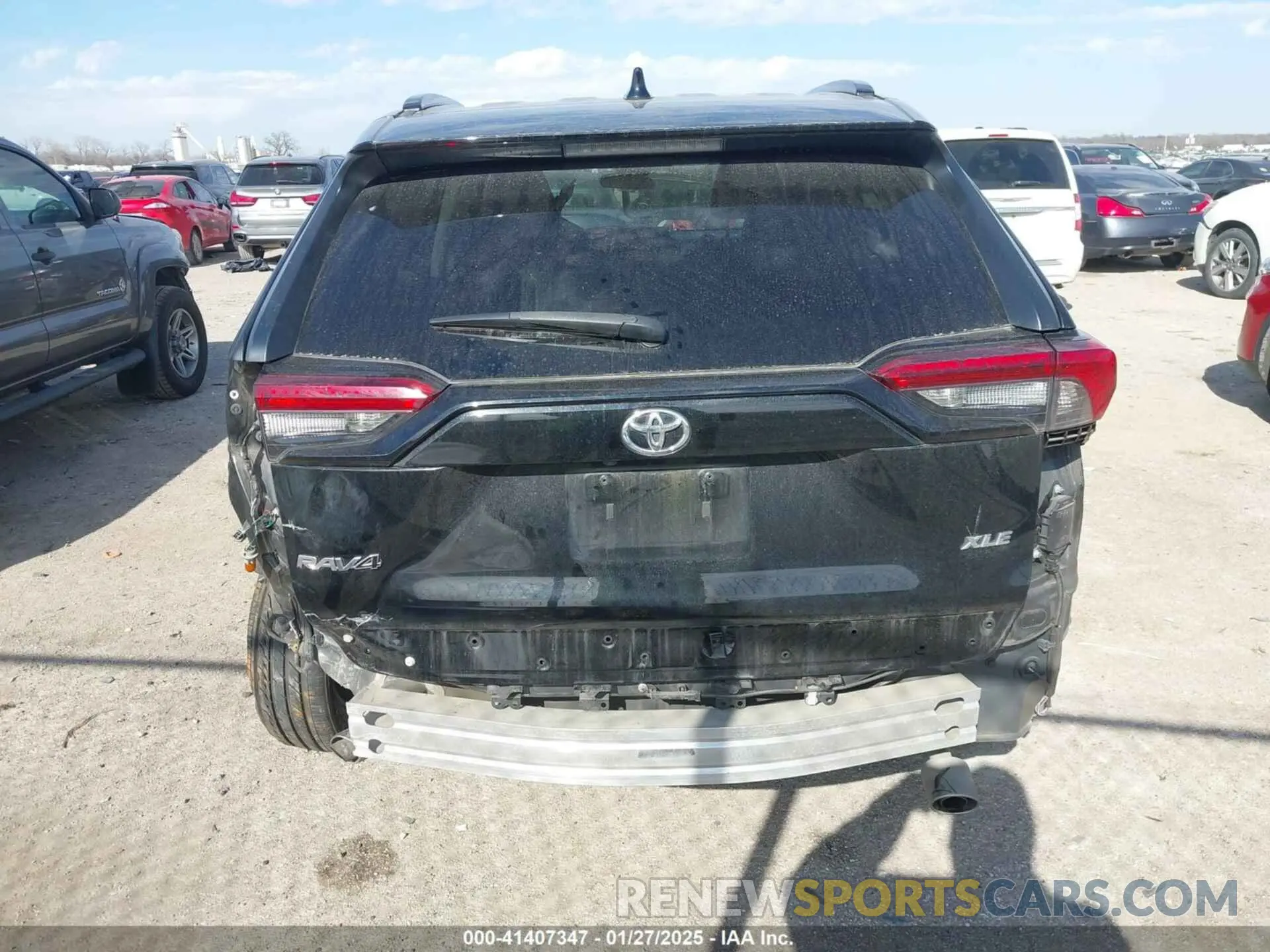 17 Photograph of a damaged car 2T3C1RFV5KC023727 TOYOTA RAV4 2019