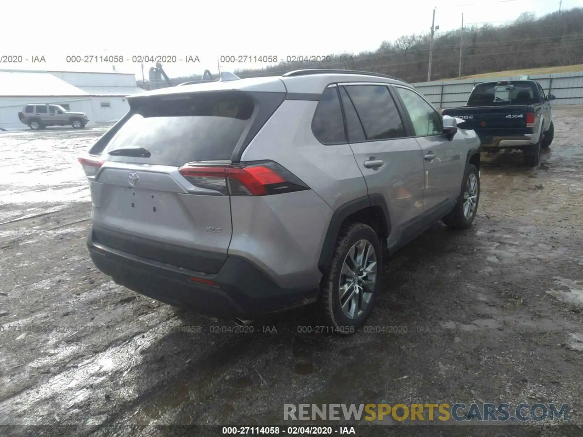 4 Photograph of a damaged car 2T3C1RFV5KC025641 TOYOTA RAV4 2019