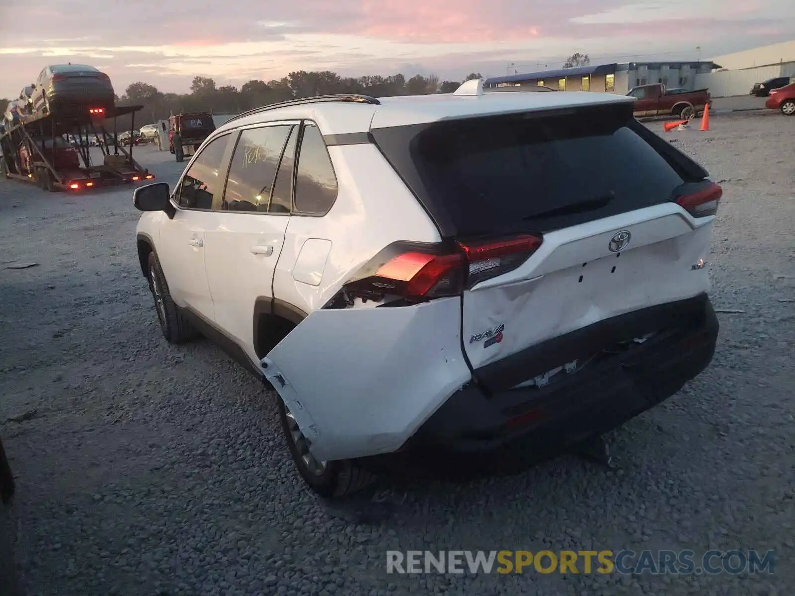 3 Photograph of a damaged car 2T3C1RFV5KC029138 TOYOTA RAV4 2019