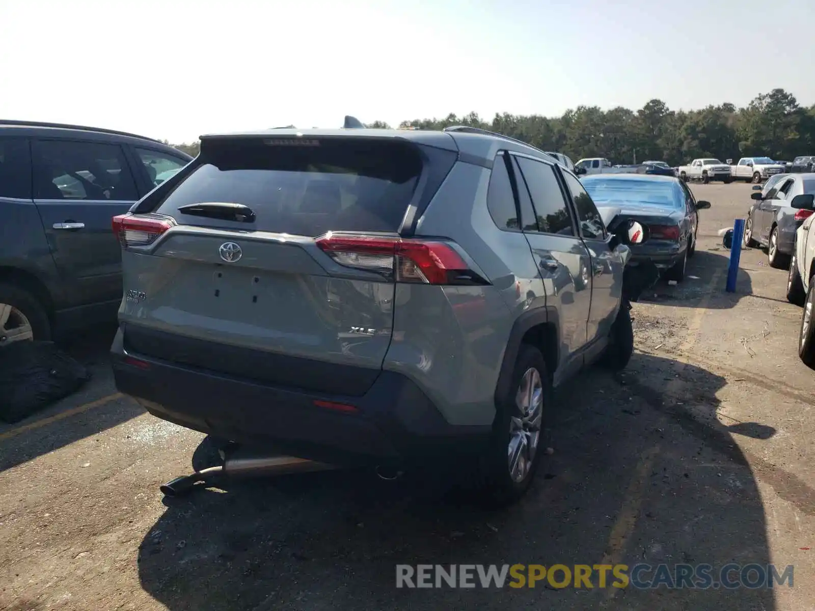 4 Photograph of a damaged car 2T3C1RFV5KW022995 TOYOTA RAV4 2019