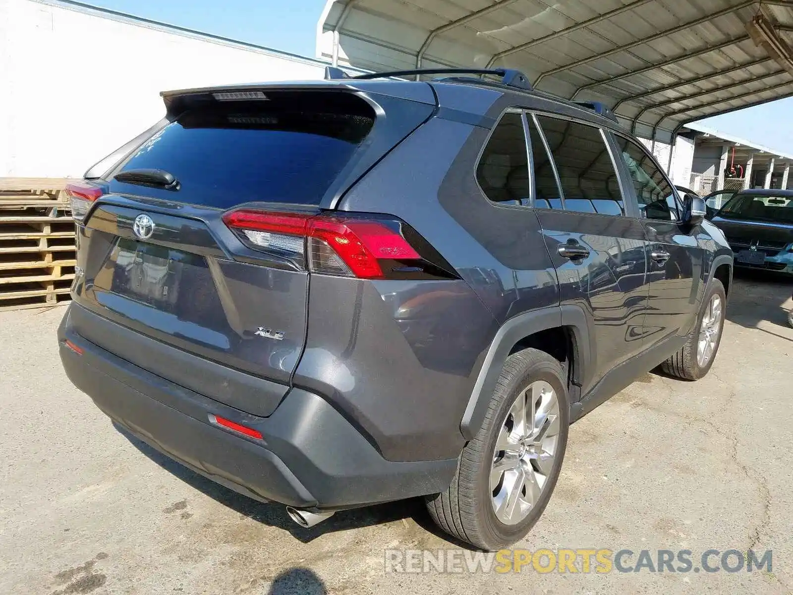 4 Photograph of a damaged car 2T3C1RFV5KW025525 TOYOTA RAV4 2019