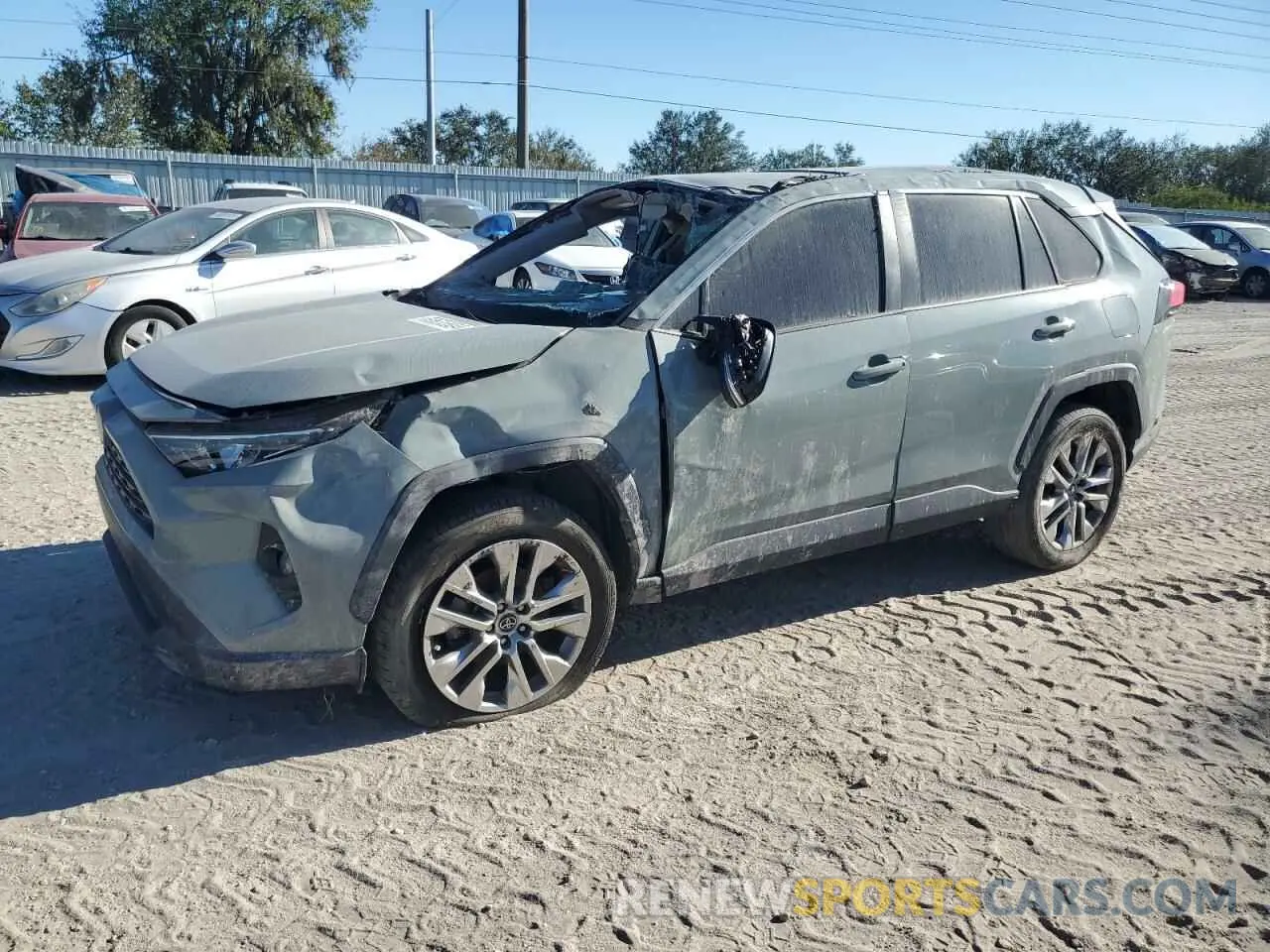 1 Photograph of a damaged car 2T3C1RFV5KW027369 TOYOTA RAV4 2019