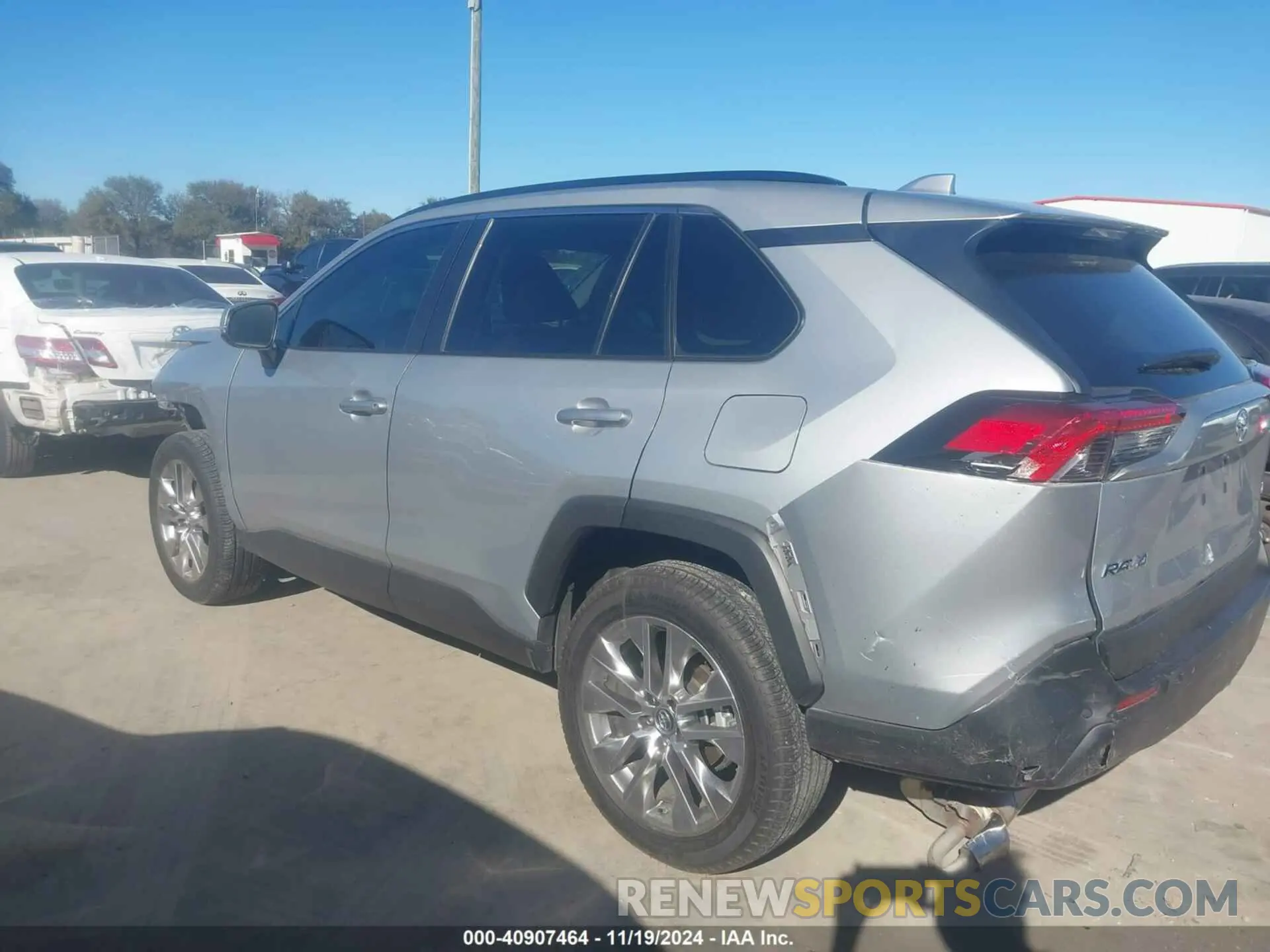 13 Photograph of a damaged car 2T3C1RFV5KW031180 TOYOTA RAV4 2019