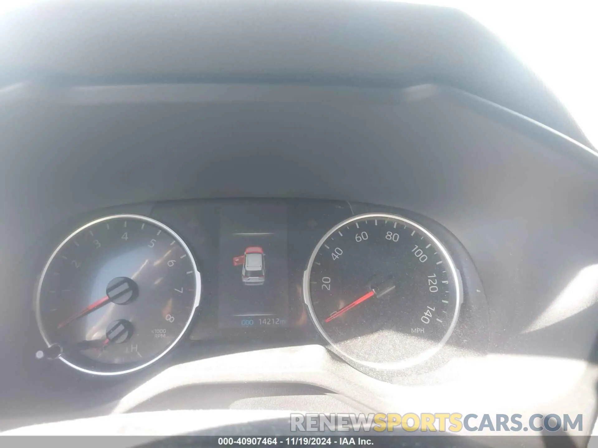 14 Photograph of a damaged car 2T3C1RFV5KW031180 TOYOTA RAV4 2019