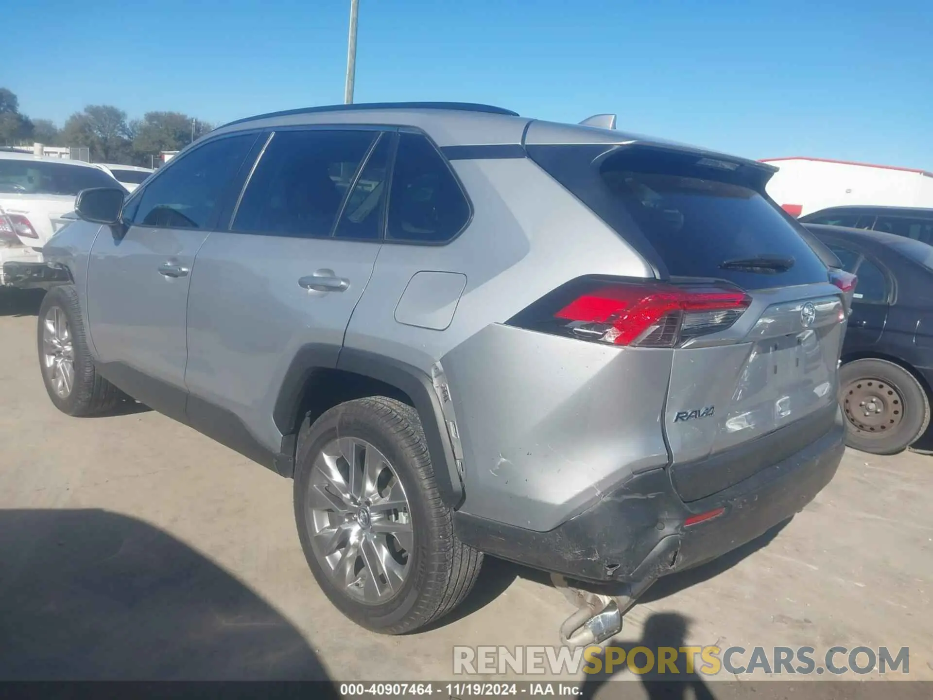 3 Photograph of a damaged car 2T3C1RFV5KW031180 TOYOTA RAV4 2019