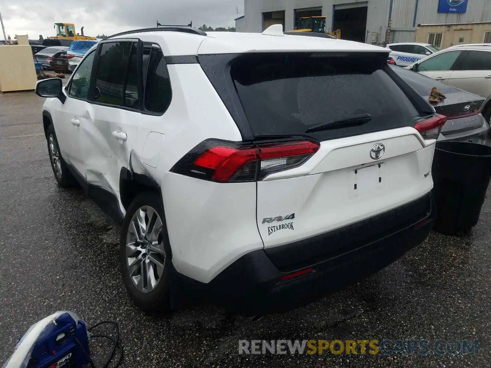 3 Photograph of a damaged car 2T3C1RFV5KW048688 TOYOTA RAV4 2019