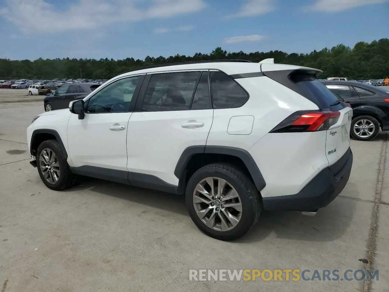 2 Photograph of a damaged car 2T3C1RFV5KW056435 TOYOTA RAV4 2019