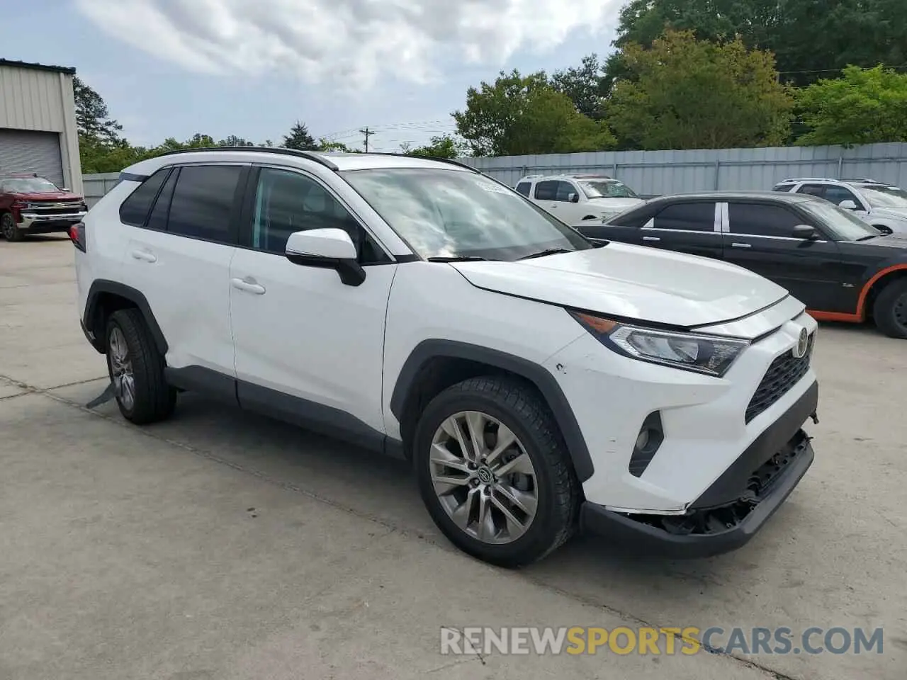 4 Photograph of a damaged car 2T3C1RFV5KW056435 TOYOTA RAV4 2019