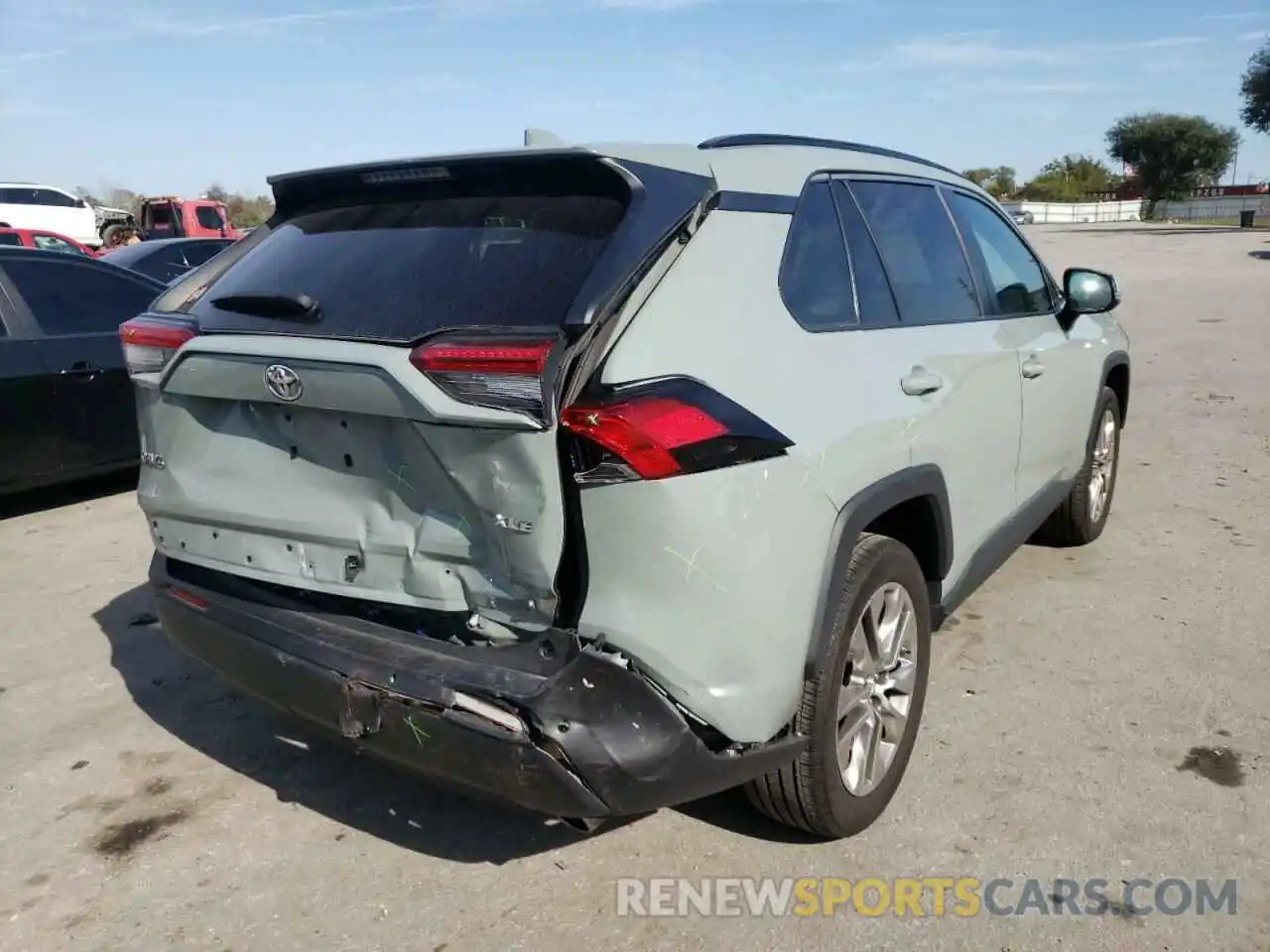 4 Photograph of a damaged car 2T3C1RFV6KW007518 TOYOTA RAV4 2019