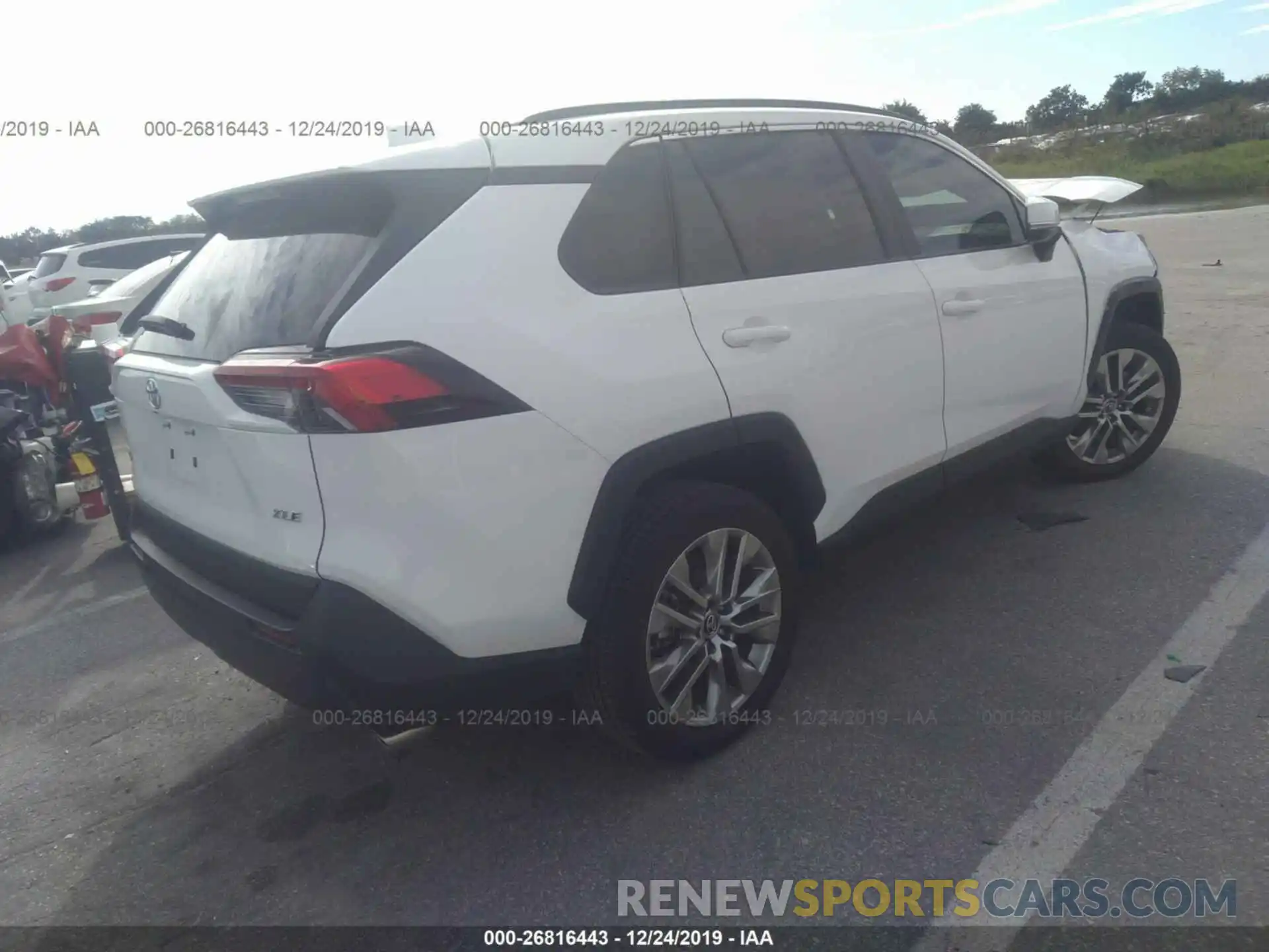 4 Photograph of a damaged car 2T3C1RFV6KW028630 TOYOTA RAV4 2019