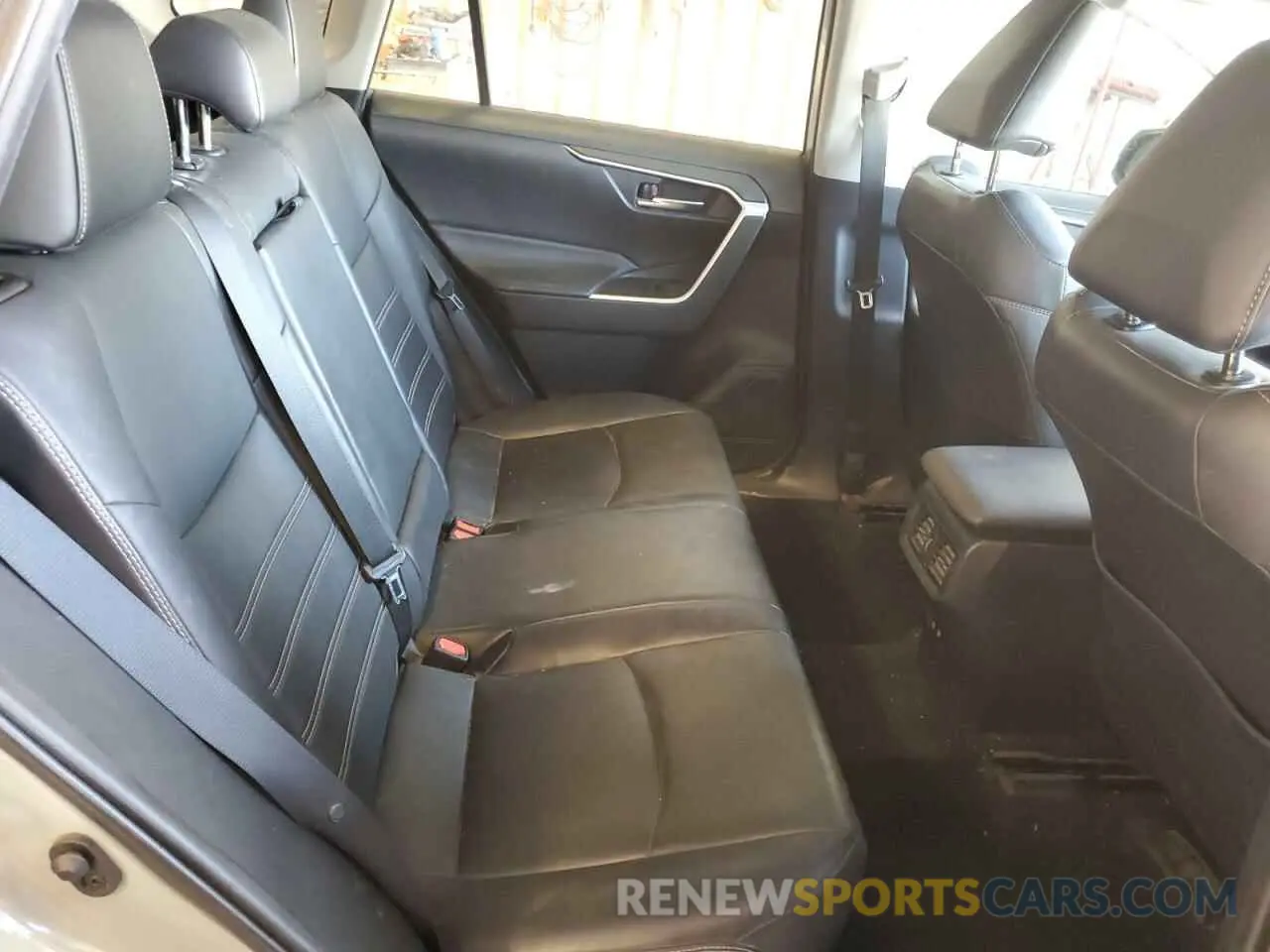 11 Photograph of a damaged car 2T3C1RFV6KW037666 TOYOTA RAV4 2019