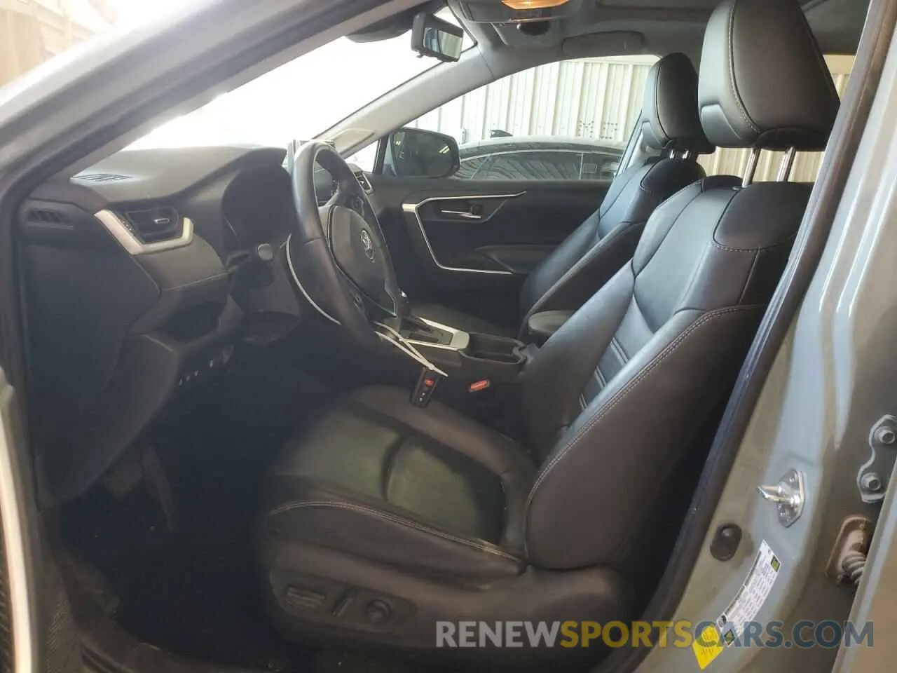 7 Photograph of a damaged car 2T3C1RFV6KW037666 TOYOTA RAV4 2019