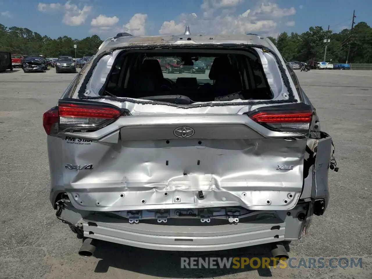 6 Photograph of a damaged car 2T3C1RFV6KW043404 TOYOTA RAV4 2019