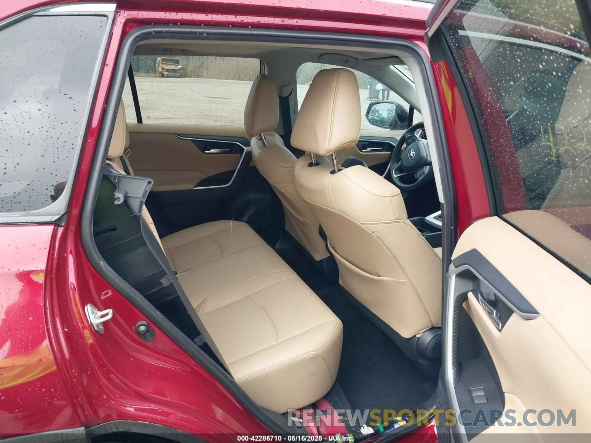 8 Photograph of a damaged car 2T3C1RFV6KW046206 TOYOTA RAV4 2019