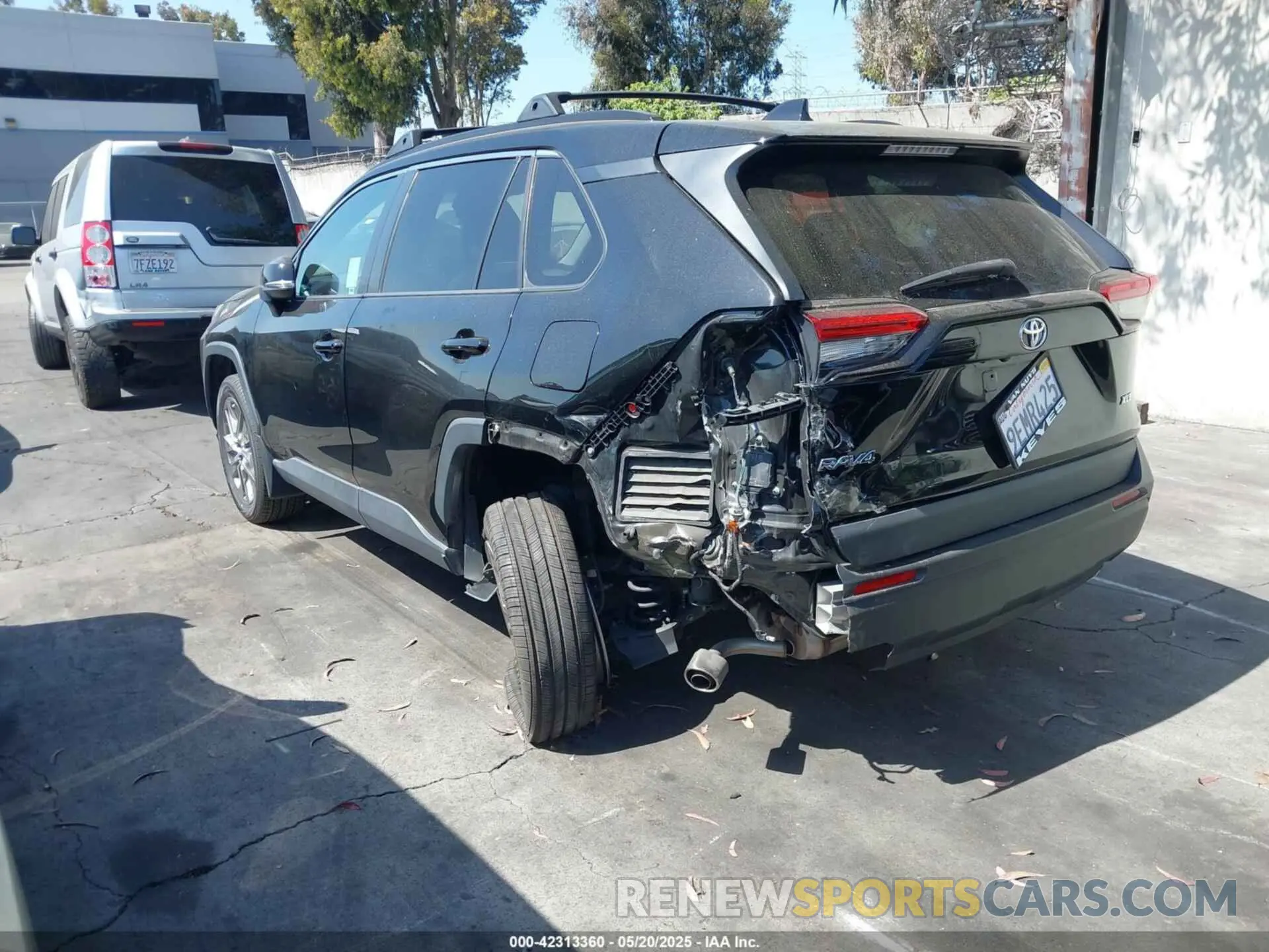 3 Photograph of a damaged car 2T3C1RFV7KC019484 TOYOTA RAV4 2019