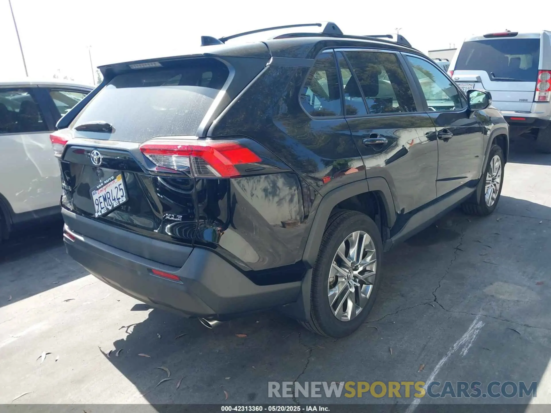 4 Photograph of a damaged car 2T3C1RFV7KC019484 TOYOTA RAV4 2019