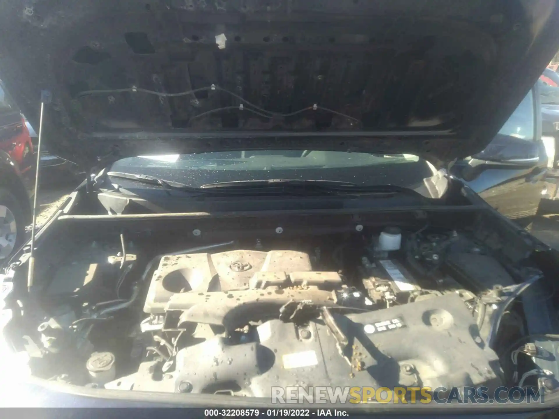 10 Photograph of a damaged car 2T3C1RFV7KW025221 TOYOTA RAV4 2019