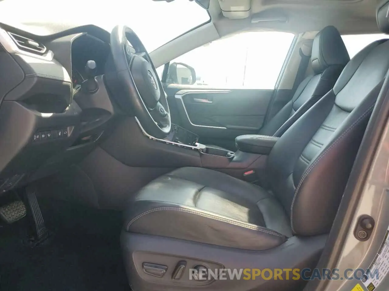 7 Photograph of a damaged car 2T3C1RFV7KW025588 TOYOTA RAV4 2019