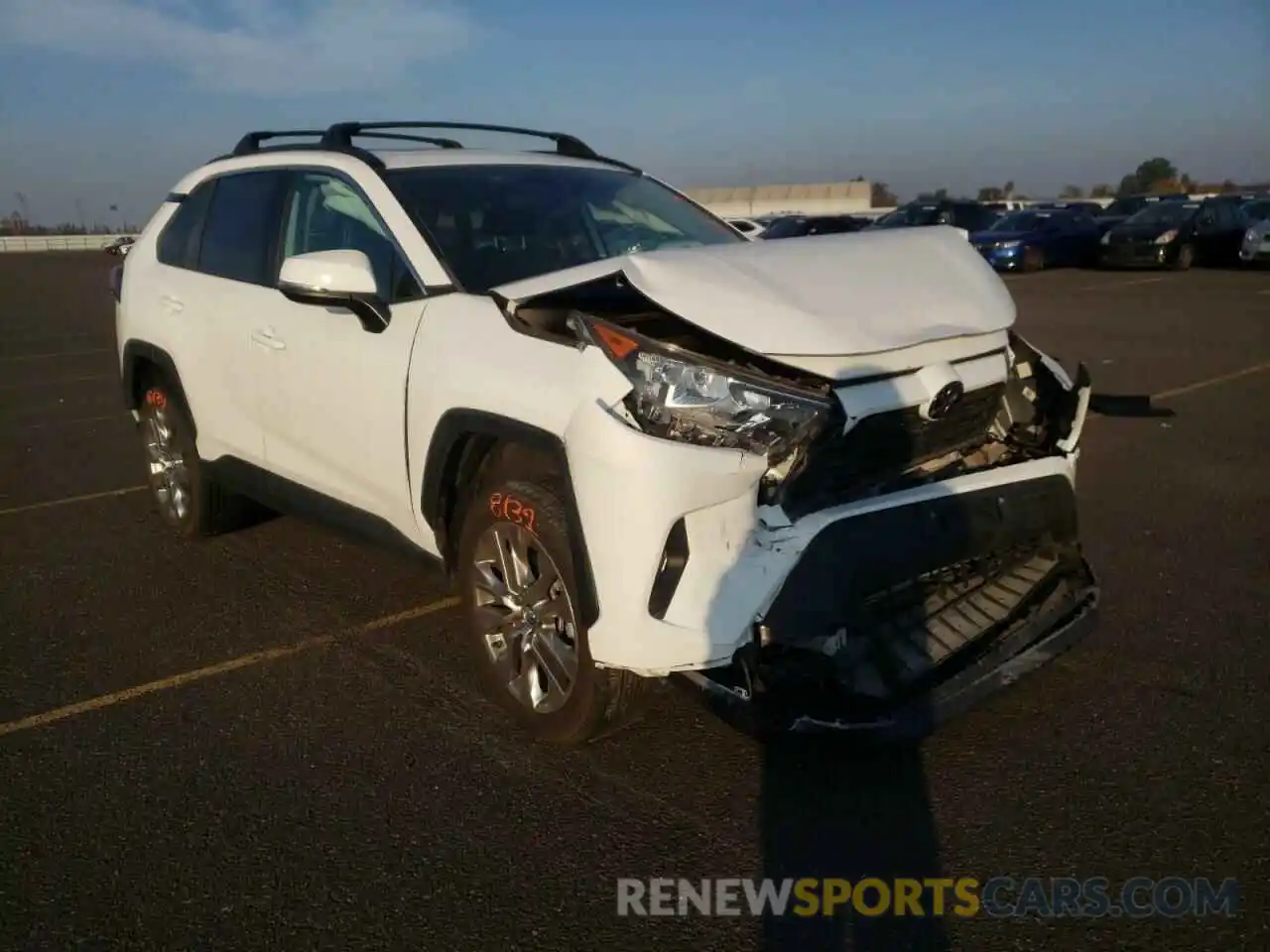 1 Photograph of a damaged car 2T3C1RFV7KW025641 TOYOTA RAV4 2019