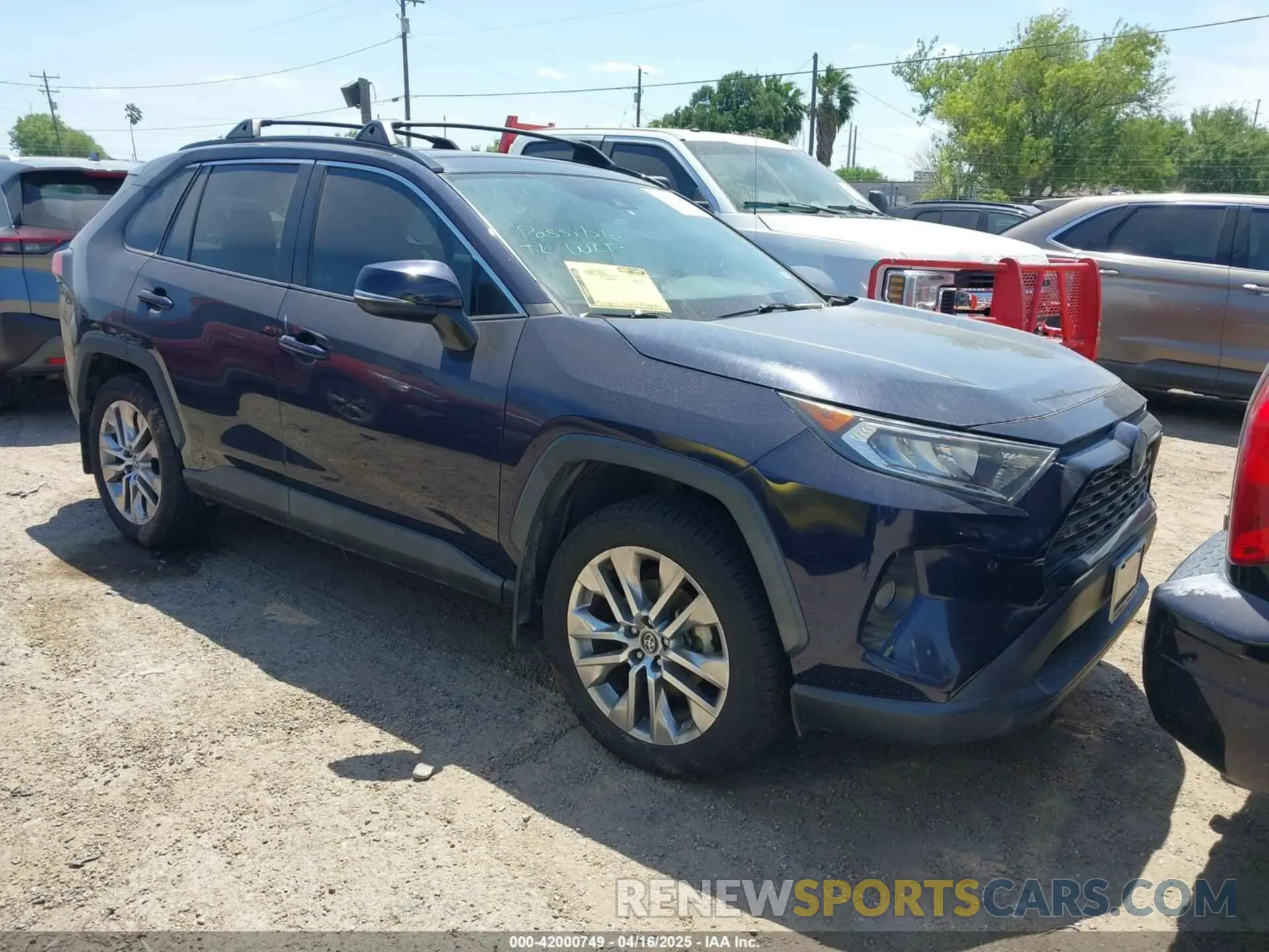 1 Photograph of a damaged car 2T3C1RFV7KW031438 TOYOTA RAV4 2019
