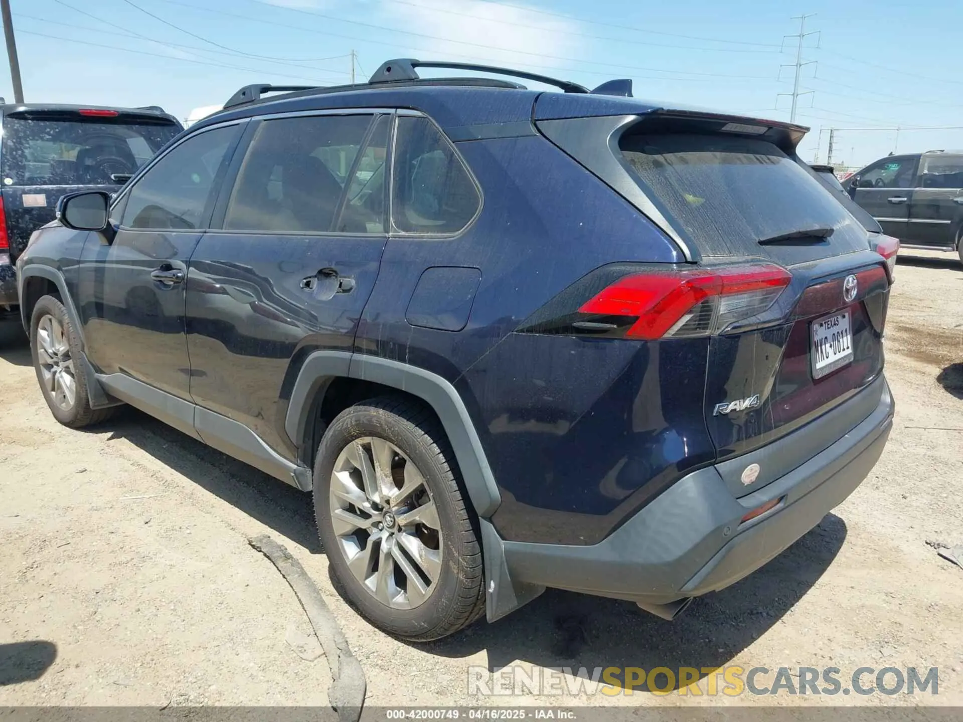 3 Photograph of a damaged car 2T3C1RFV7KW031438 TOYOTA RAV4 2019