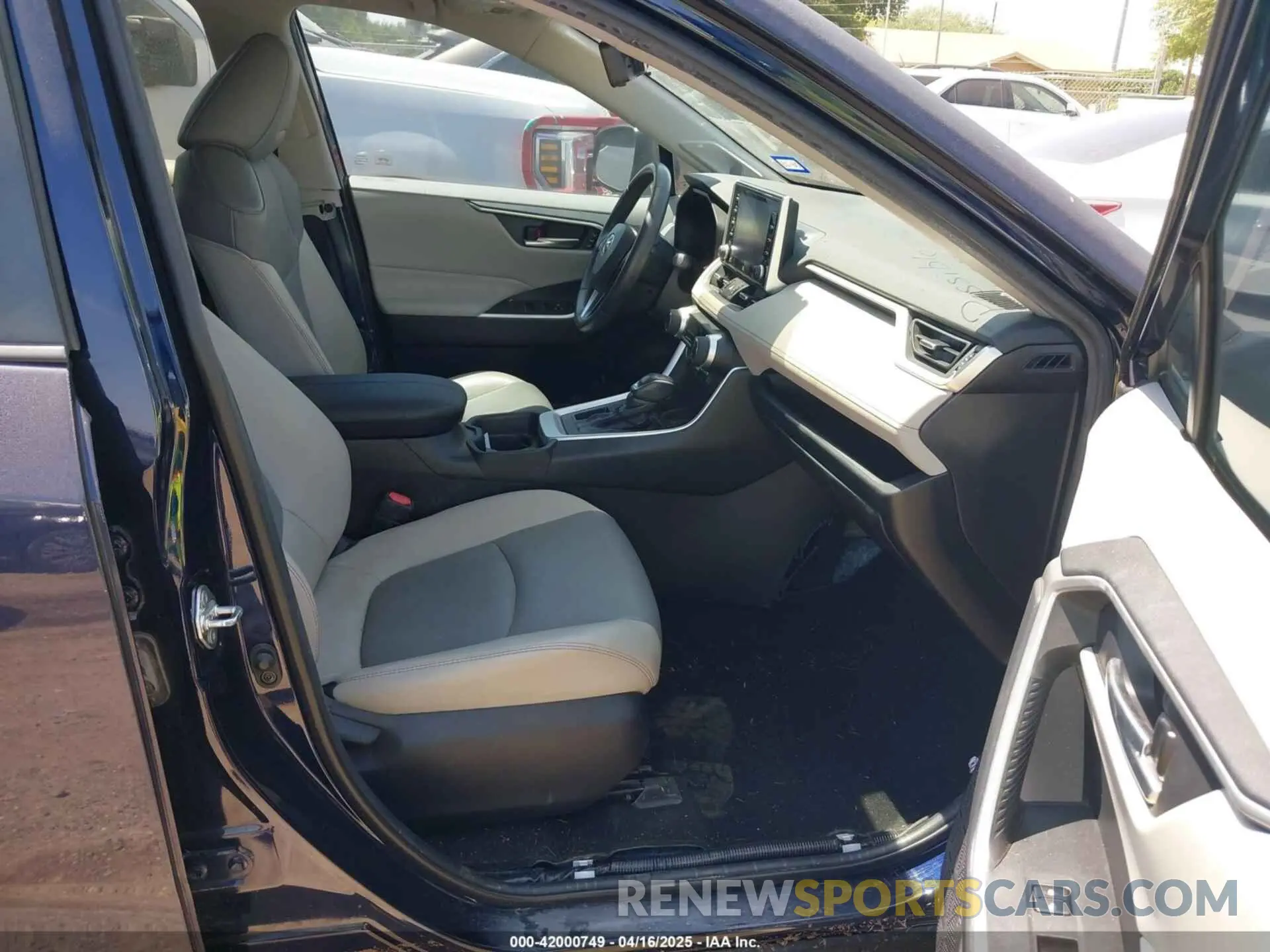 5 Photograph of a damaged car 2T3C1RFV7KW031438 TOYOTA RAV4 2019