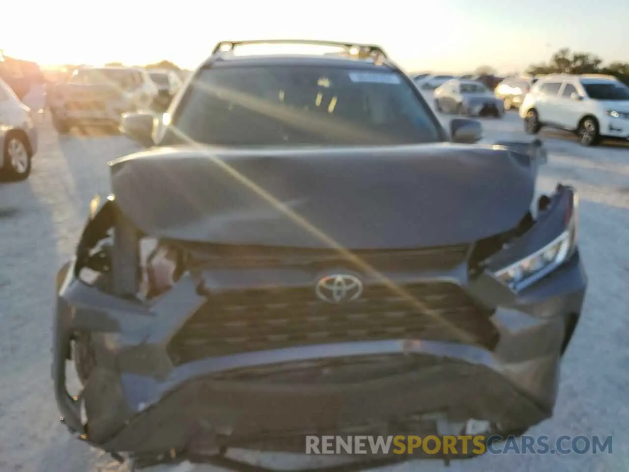 5 Photograph of a damaged car 2T3C1RFV7KW040611 TOYOTA RAV4 2019