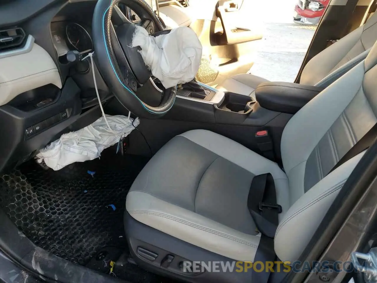7 Photograph of a damaged car 2T3C1RFV7KW040611 TOYOTA RAV4 2019