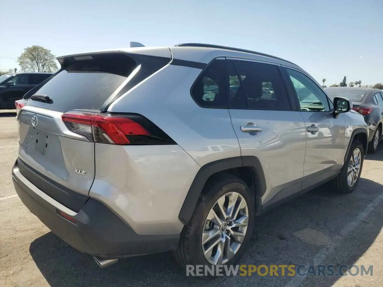 3 Photograph of a damaged car 2T3C1RFV8KC024743 TOYOTA RAV4 2019