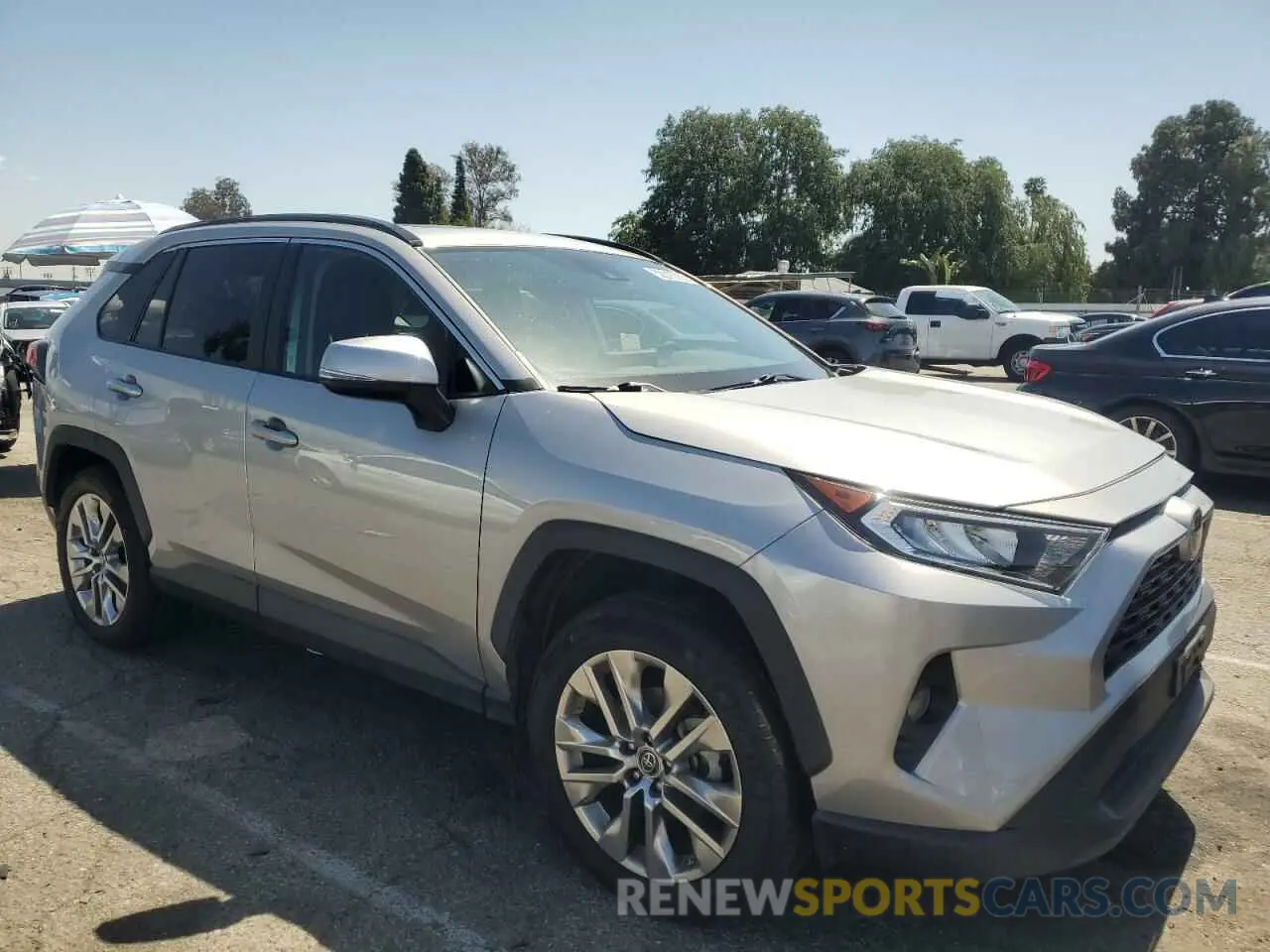 4 Photograph of a damaged car 2T3C1RFV8KC024743 TOYOTA RAV4 2019