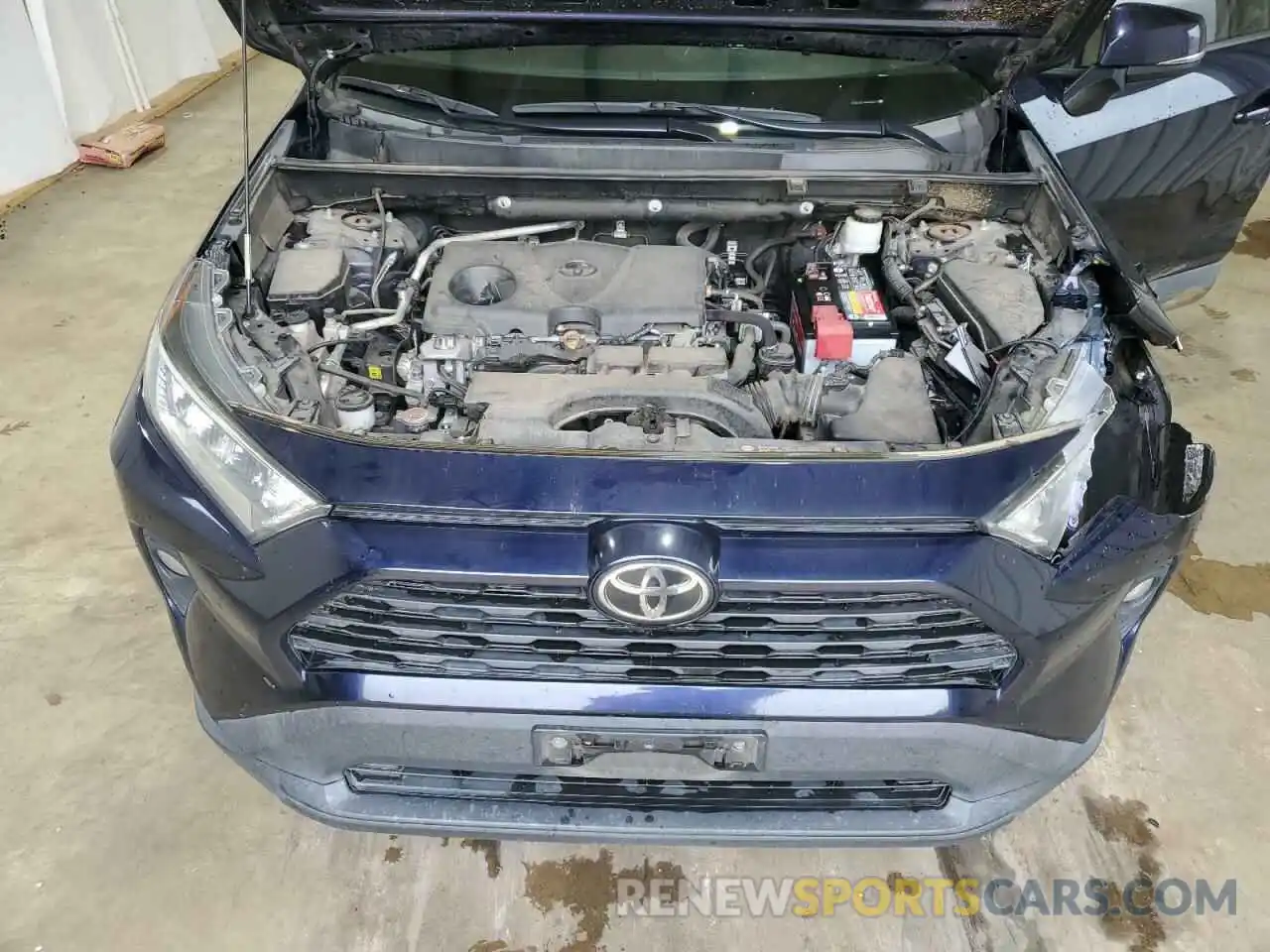 12 Photograph of a damaged car 2T3C1RFV8KC026315 TOYOTA RAV4 2019