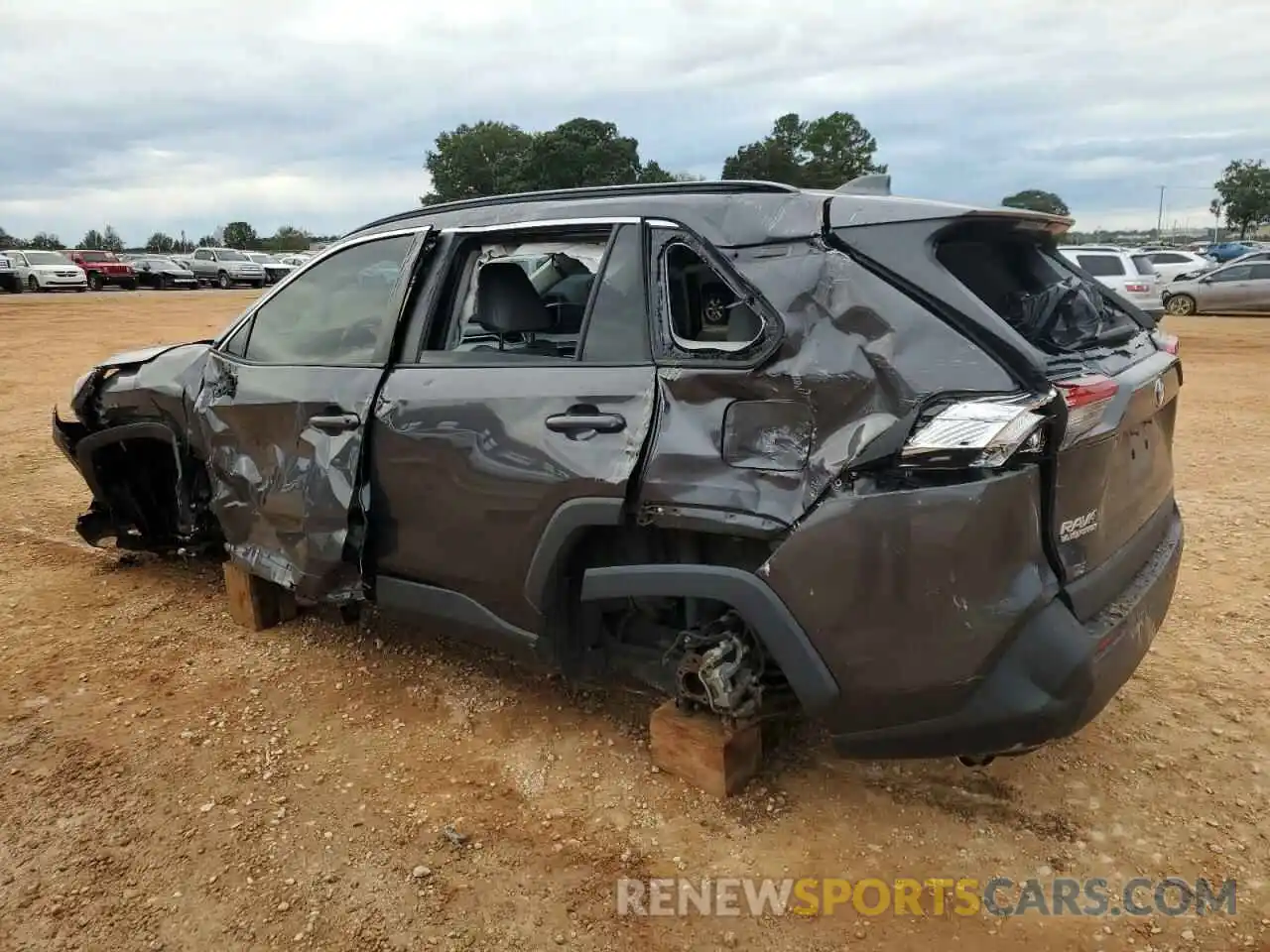 2 Photograph of a damaged car 2T3C1RFV8KW011621 TOYOTA RAV4 2019