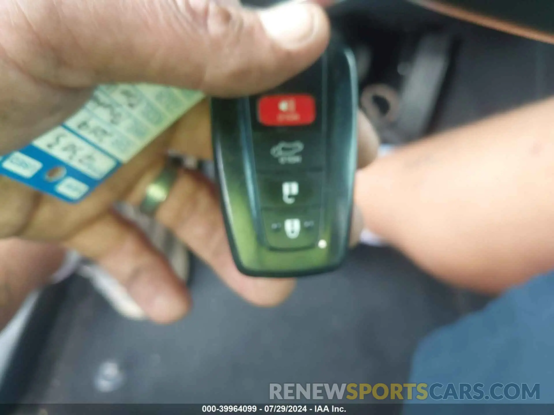 11 Photograph of a damaged car 2T3C1RFV8KW016835 TOYOTA RAV4 2019