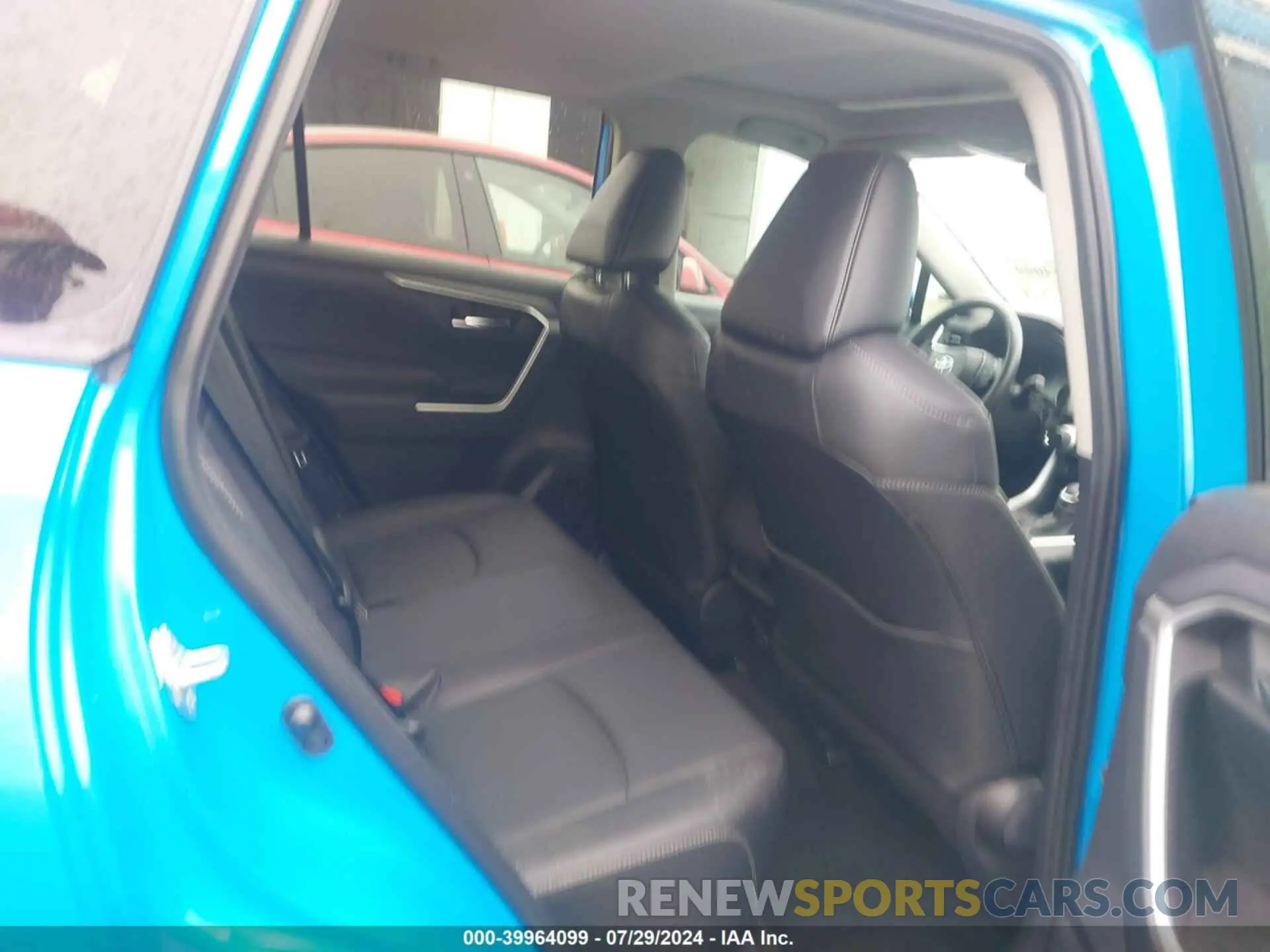 8 Photograph of a damaged car 2T3C1RFV8KW016835 TOYOTA RAV4 2019